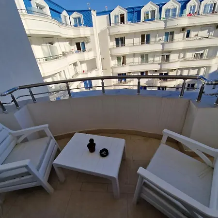 Anda's Cozy Place At Fafa Apartament Golem (Tirana)